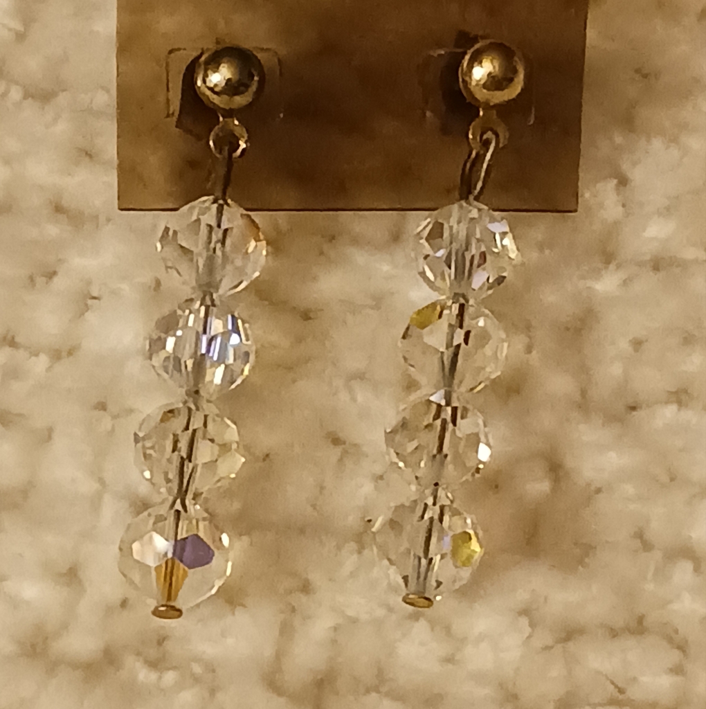 Nwt! Vintage Irredescent Beaded Earrings